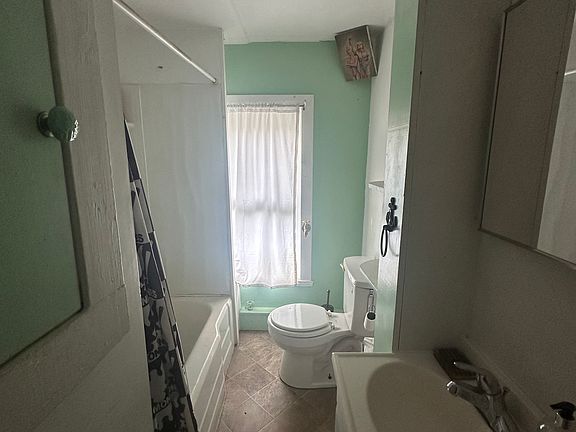 5th image of 60 Evans St Floor 2