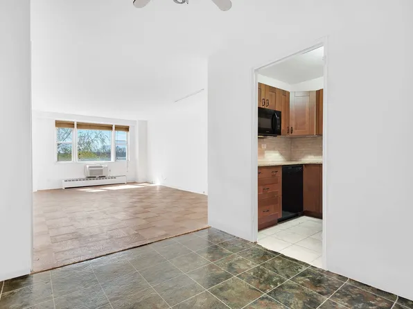 5700 Arlington Avenue image 5 of 10