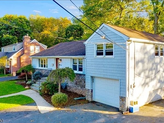 5th image of 684 Spring Ave