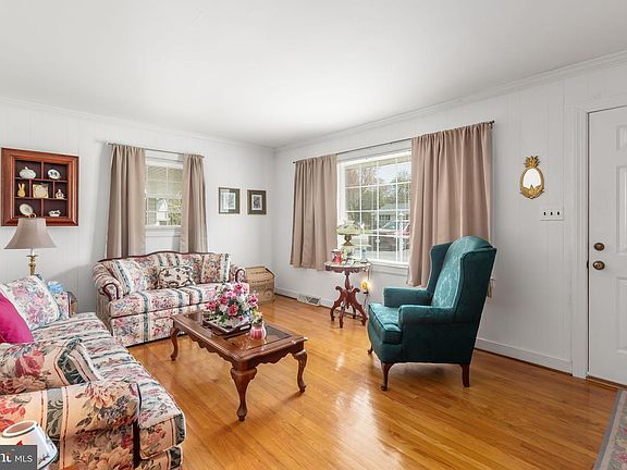 4th image of 605 Culpeper St