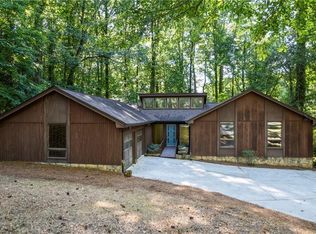 1033 Avon Breeze Ct, Stone Mountain, GA 30083