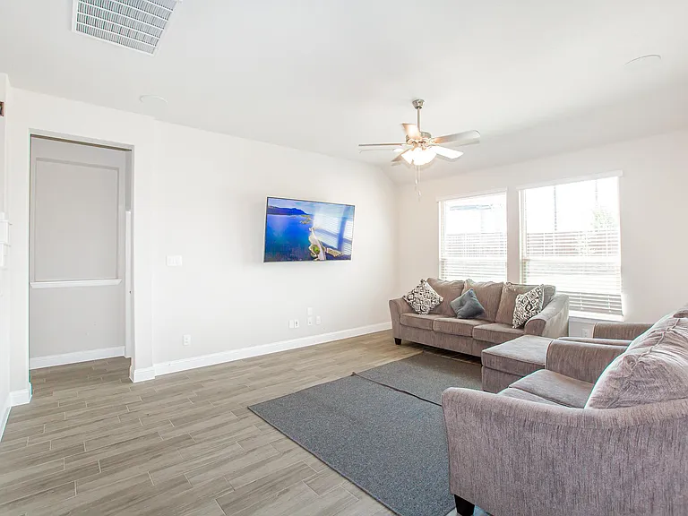4924 Dewy Rose Ln — Photo 7