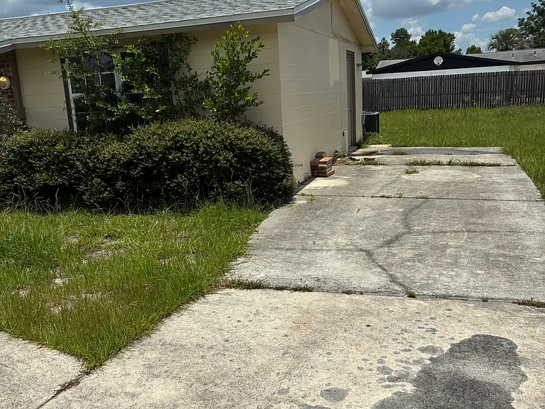 04-14311 SW 39th Ter #4 — Photo 3