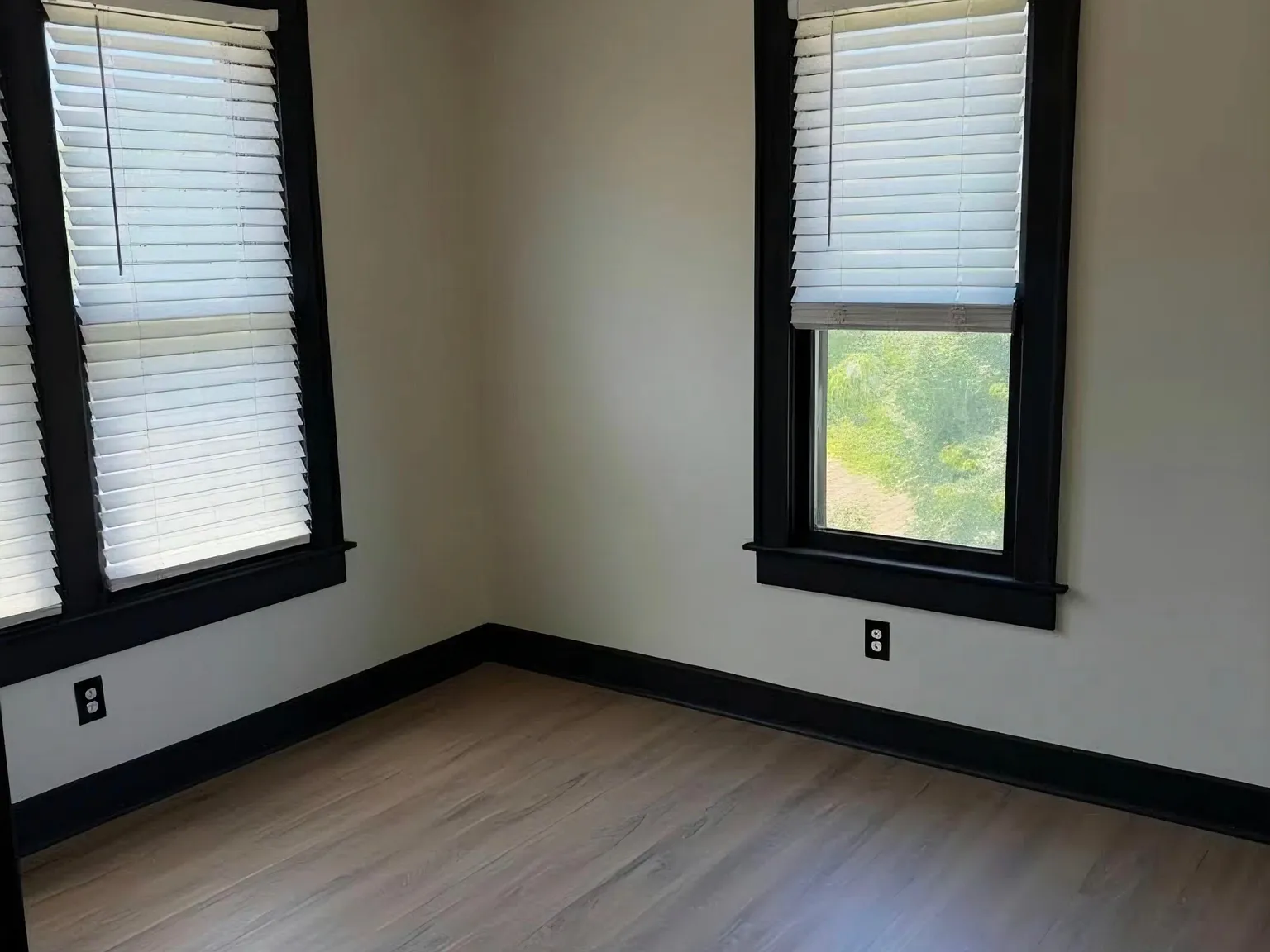 2 bed, 900 sqft, $1,100 — Photo 3