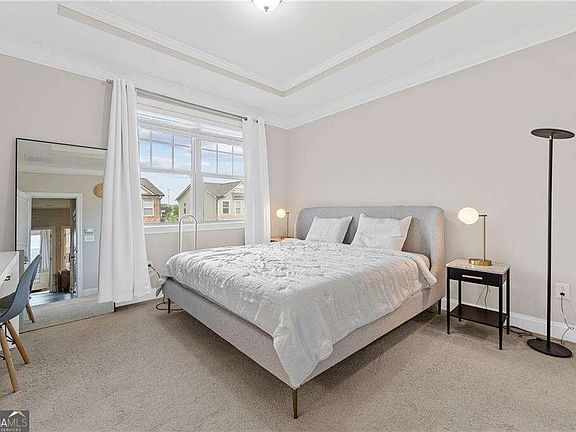 5th image of 4468 Dunblane Ave