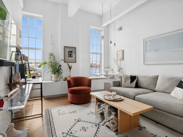 184 Kent Avenue image 1 of 7