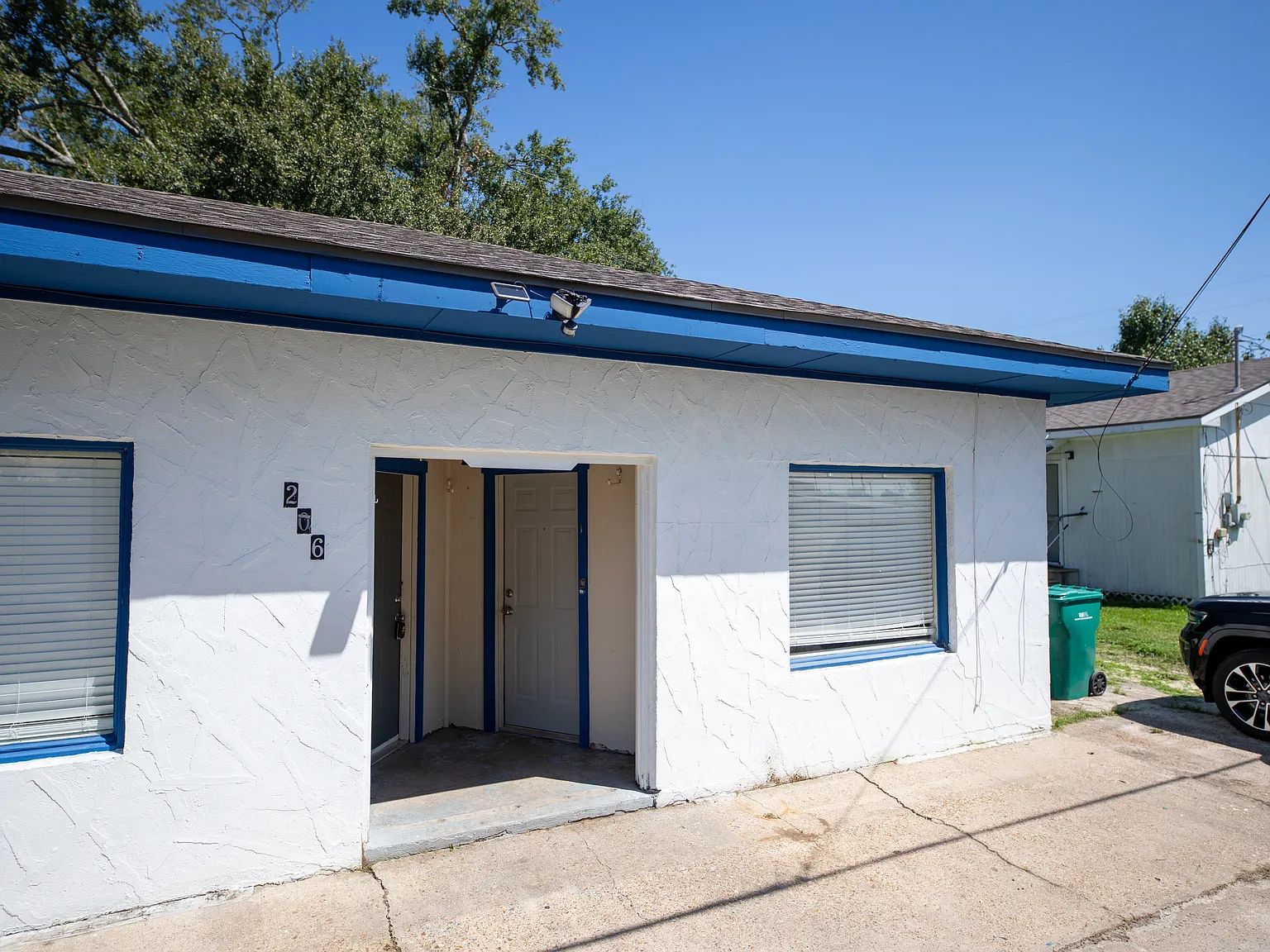 206 W Lincoln St — Photo 1