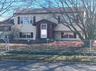 212 College Dr, Pemberton, NJ 08068