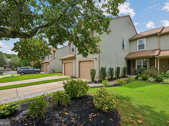 3rd image of 29 Hollowell Way