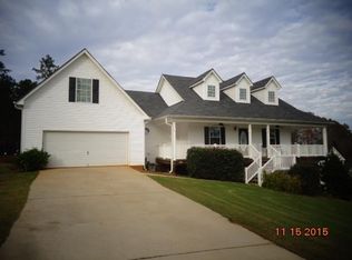 101 Waters Edge Ln, Jackson, GA 30233
