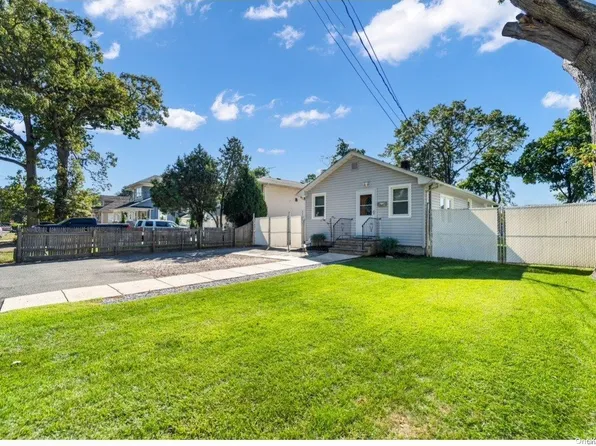 57 Smith Street, Amityville, NY 11701