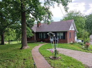 2113 Robertsville Rd, Villa Ridge, MO 63089