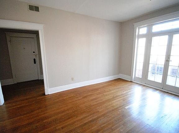 4th image of 5568 Waterman Blvd APT 3E