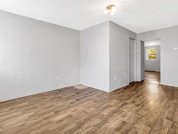 3rd image of 402 N 1st St