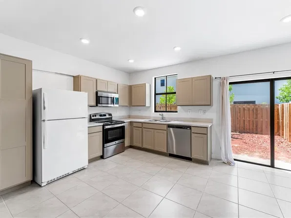 330 NE 13th St, Homestead, FL 33030