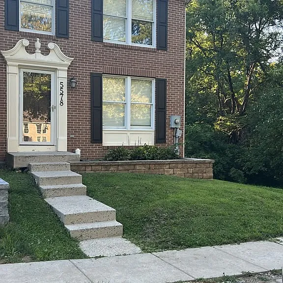Three Level Townhouse, Three Bedrooms, Four Bathrooms, plus a family room on basement that could be use as another Master Bedroom