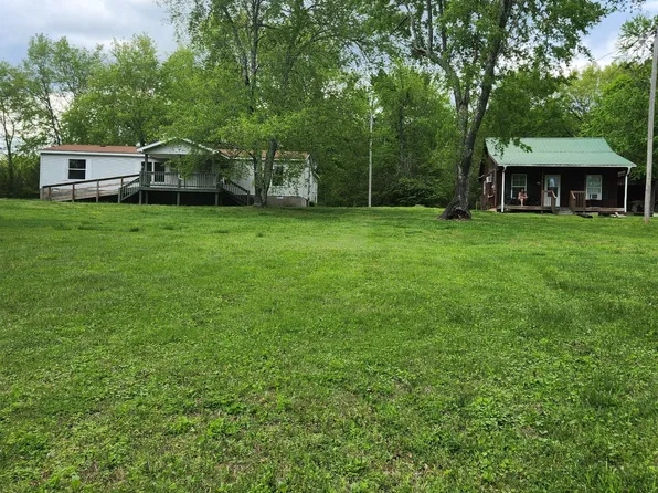 1261 Garton Rd, Burns, TN 37029