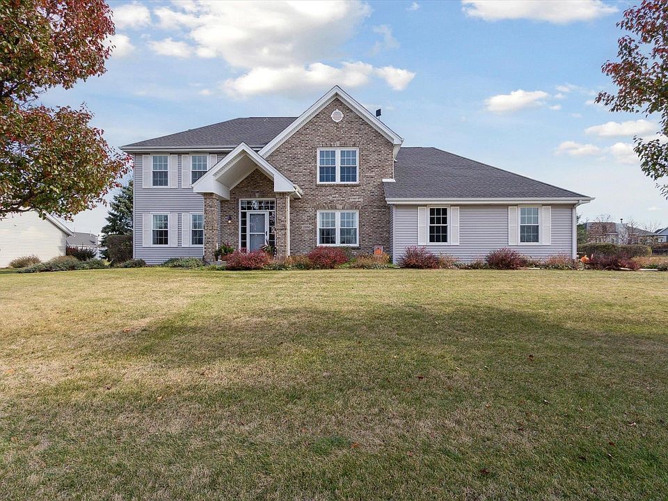 1st image of 13385 Huntington Chase
