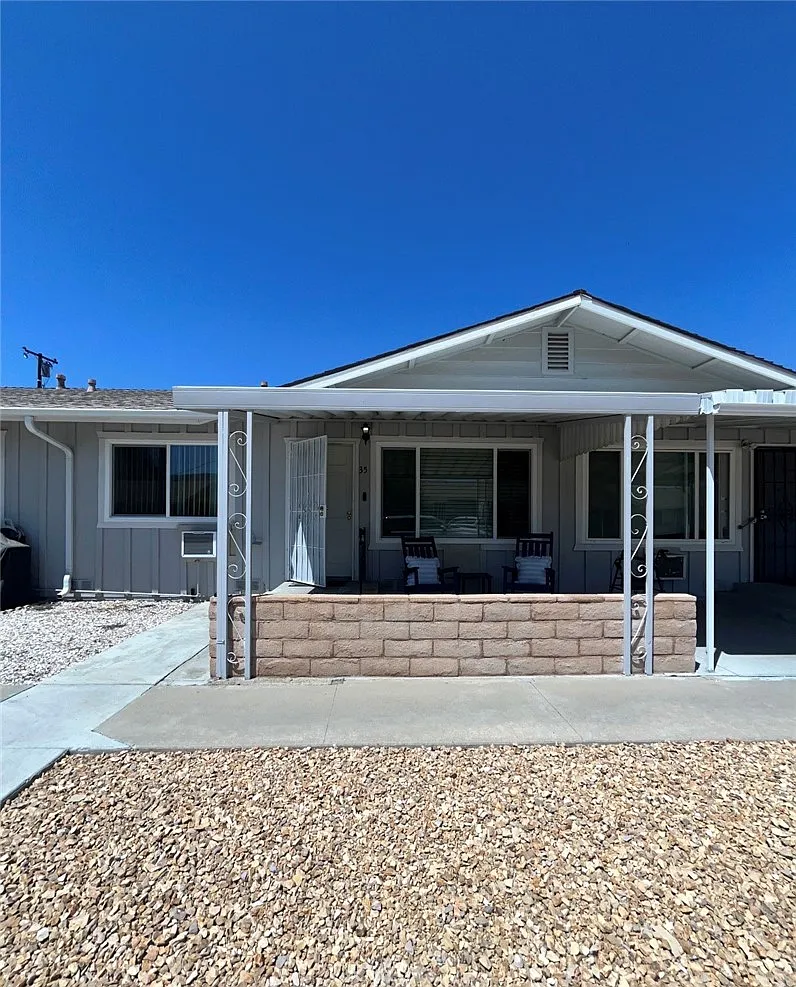 2 bed, 1.5 bath, 800 sqft, $1,750 — Photo 2