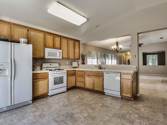 4th image of 1840 Stonecrest Dr