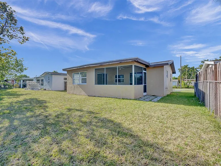 8550 NW 27th Pl — Photo 34