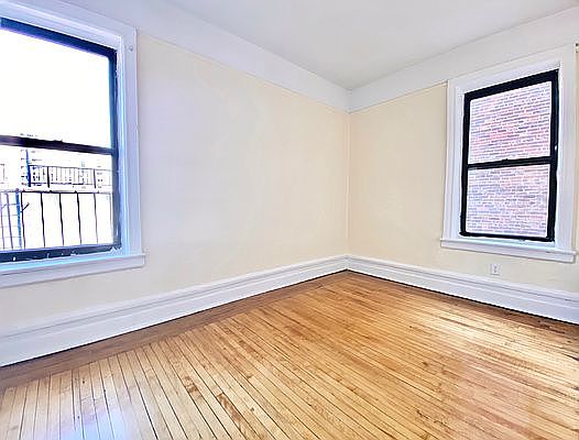 4th image of 160 Claremont Ave APT 1J