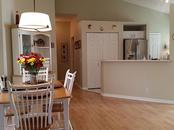 Open Concept Dinning/Kitchen