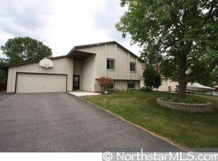 10334 Englewood Dr, Eden Prairie, MN 55347