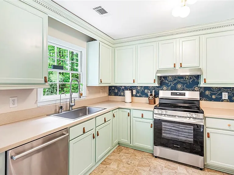105 Leyland Ct — Photo 14