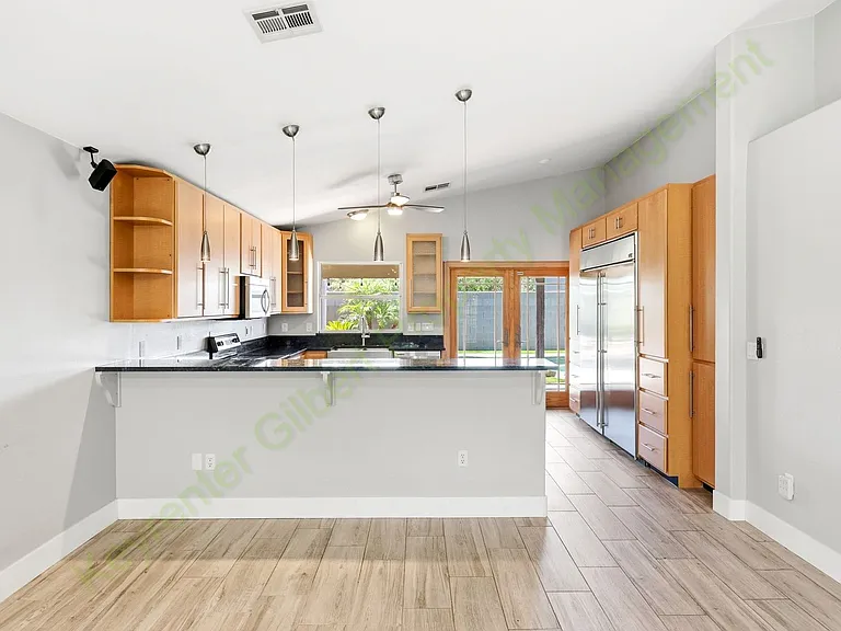 517 W Princeton Ave — Photo 8