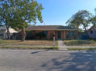 112 Lamplite Ln, Sinton, TX 78387