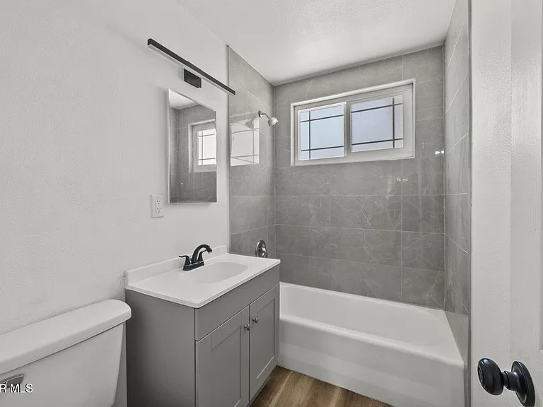 1135 W Pillsbury St #1135 — Photo 8