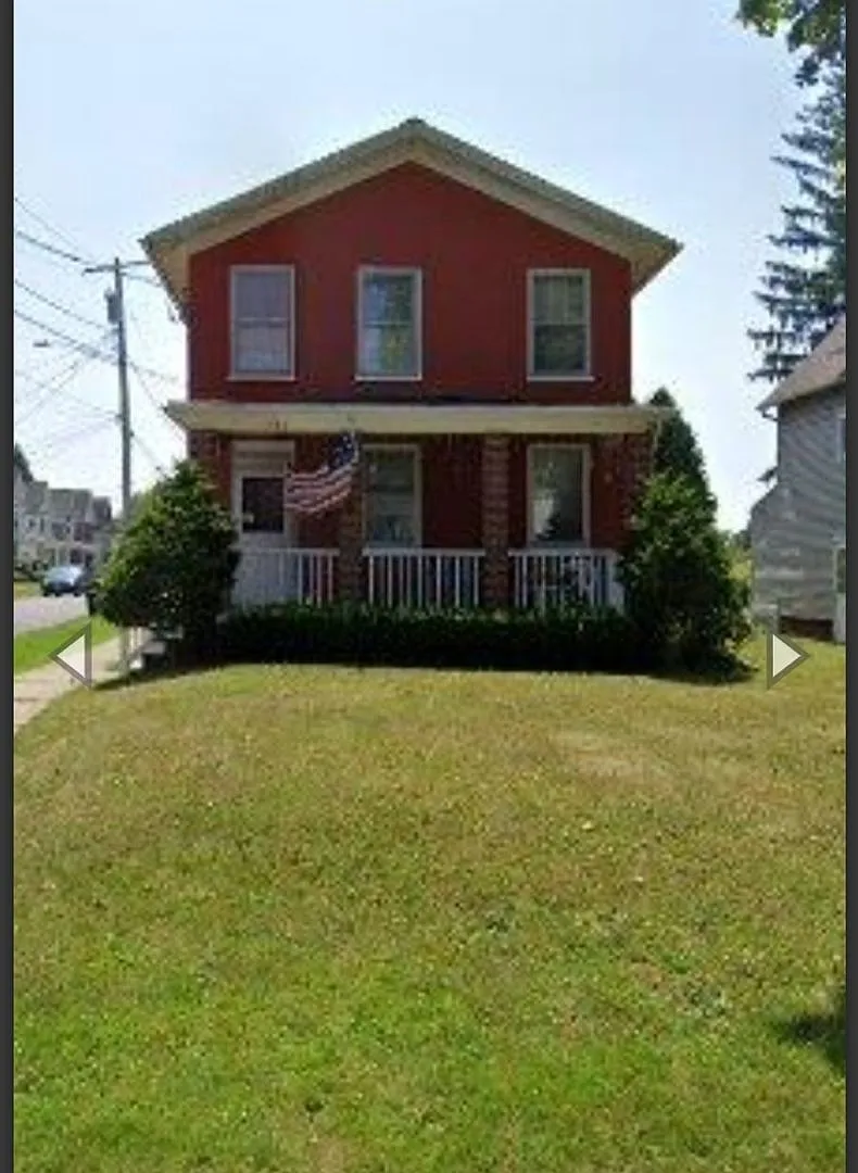 106 E North st — Photo 3