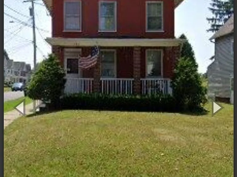 106 E North St — Photo 3