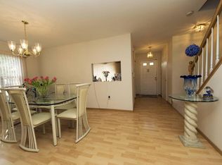 396 Rittenhouse Ct, North Brunswick, NJ 08902