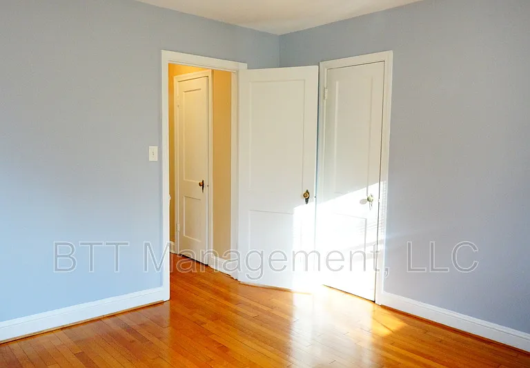 812 Greenwood Cir #4 — Photo 36