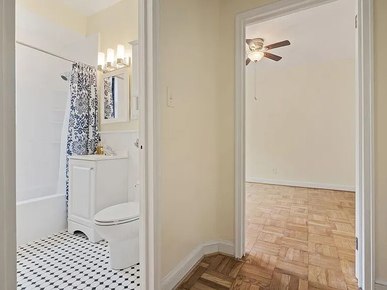 2515 K St NW #609 — Photo 29