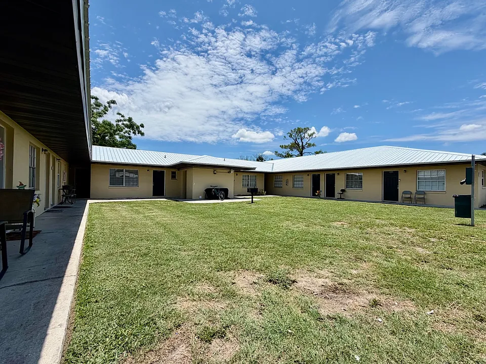 1224 Melody Ln