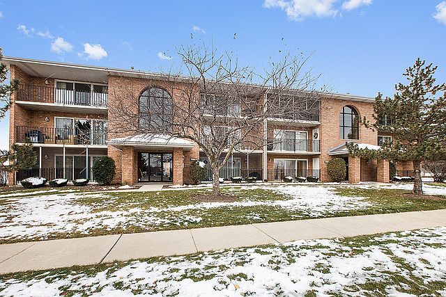 1st image of 5610 158th St APT 105
