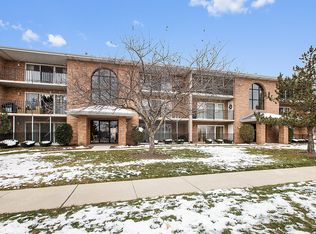 5610 158th St APT 105, Oak Forest, IL 60452