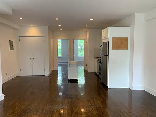 Rented by Compass | media 25