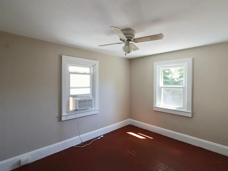 39 Moran Ave — Photo 22