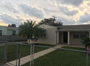 96 Suffolk Ave, Hialeah, FL 33010