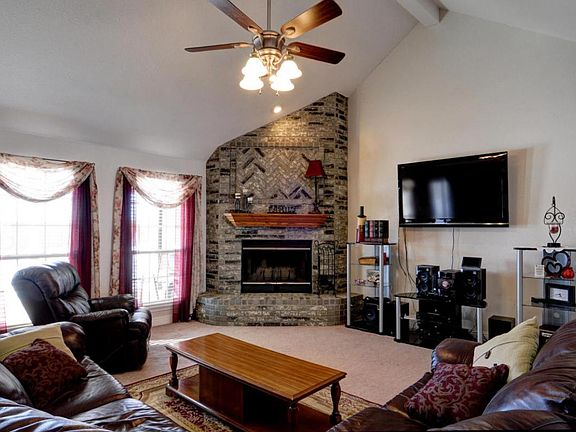 4th image of 4210 Estates Dr