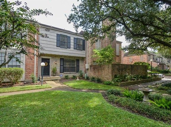 2nd image of 7505 Memorial Woods Dr