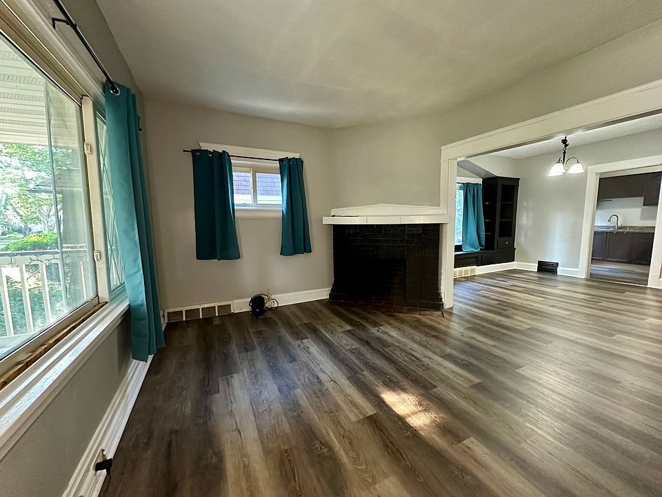 Living room.