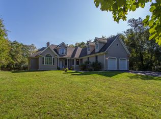 1320 Breakwater Rd, Mattituck, NY 11952