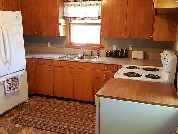 5th image of 303 W 9th St