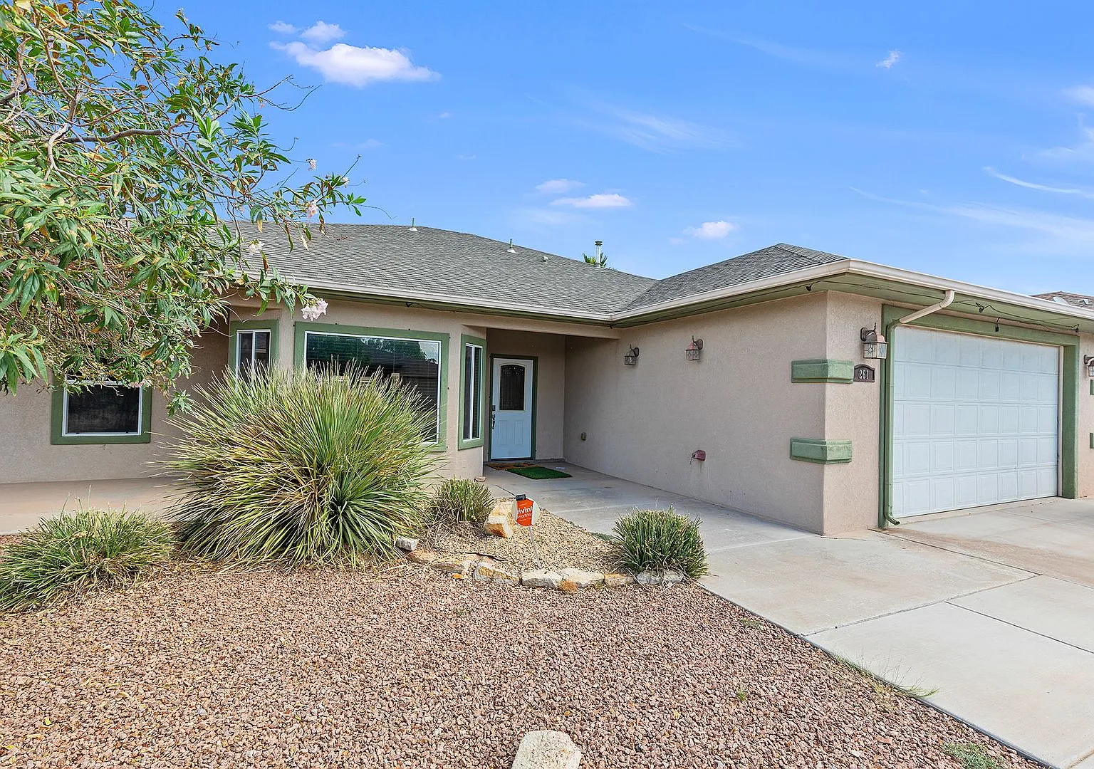 3 Bedroom, 3 Bath Home near Golf Course — Photo 1