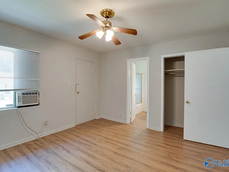1328 Oshaughnessy Ave NE #B — Photo 20